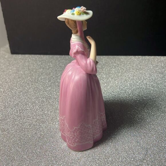 Lenox Great Fashions of History MARIE BY Lenox. KK324 - Picture 3 of 6